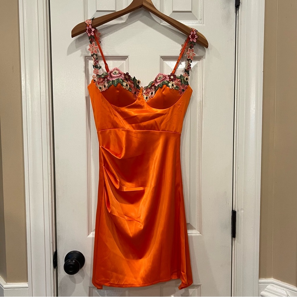 Selfie Leslie Rose Garden Floral Appliqué Pleat Mini Dress Orange Fairy Mermaid - Picture 2 of 8